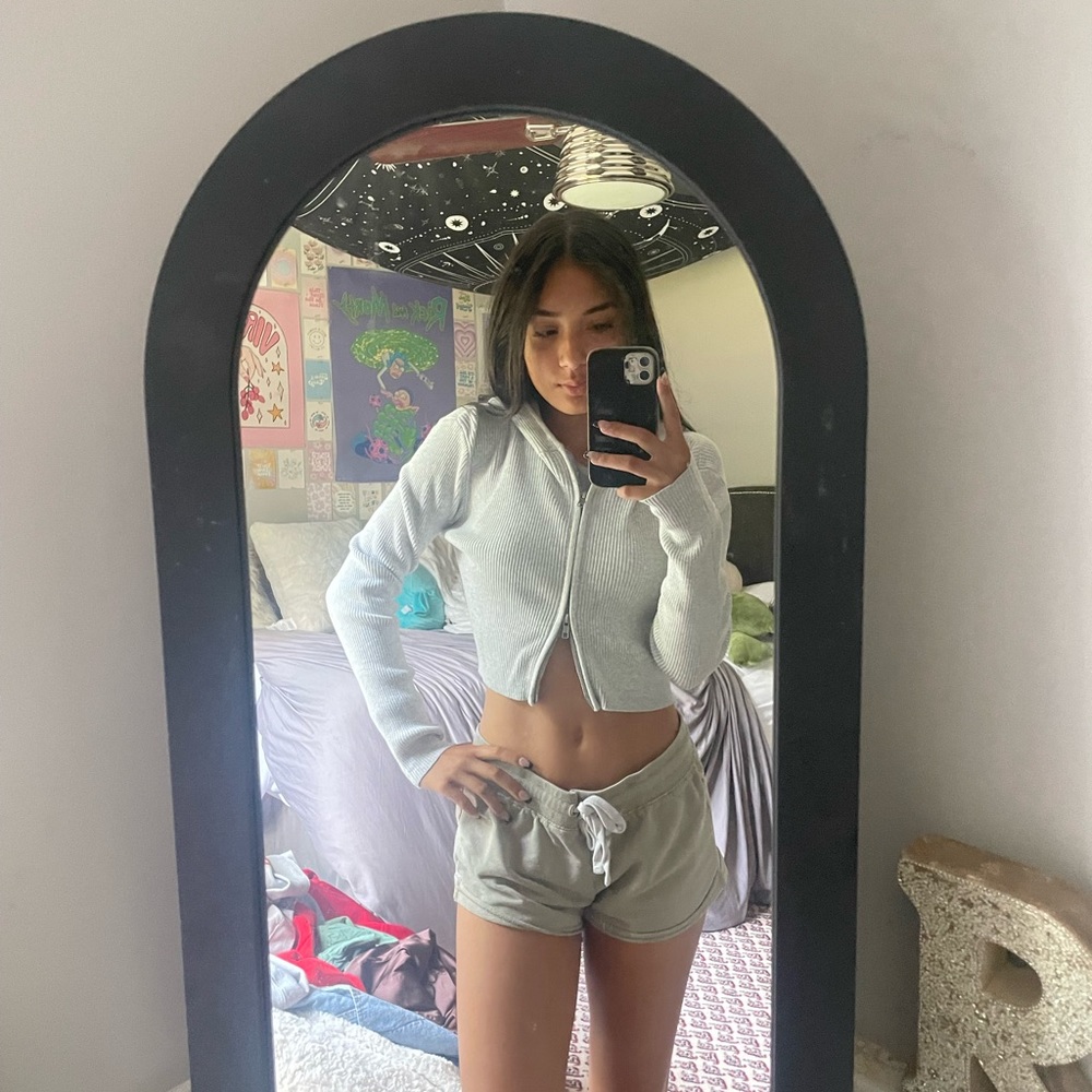 Brandy Melville Grey Sweater